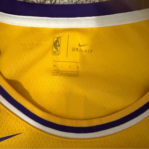 Nike LA Laker Lebron James Jersey - Picture 7 of 7